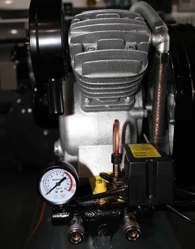 Компресор рес-100л 440/320л/хв 2,2кВт 10бар 220В 2 циліндри V-под.