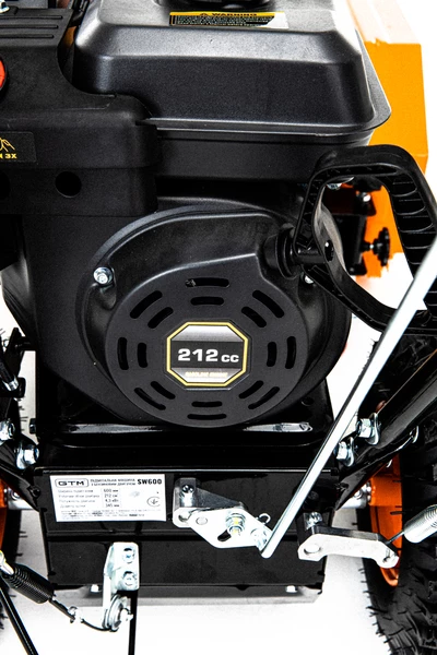 Підмітальна машина бенз. SW600, 6к.с., ширина щітки 600мм, діаметр 345мм, 5вперед/2назад