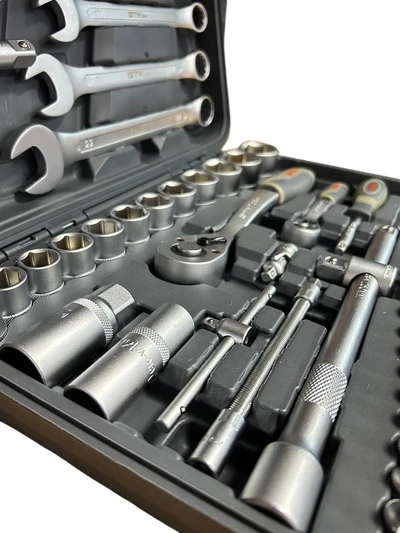 Набір інструменту 82од. 1/2-1/4" 4-32мм пластик. кейс