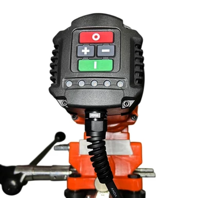 Бурильна установка BMK-506/3AC/45 5,7 кВт 245/360/485об/хв  зі стійкою та нахилом 45&deg;