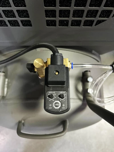 Компресор гвинтовий рес-300л 1000л/хв 7,5кВт 8бар 380В/інвертор/кожух