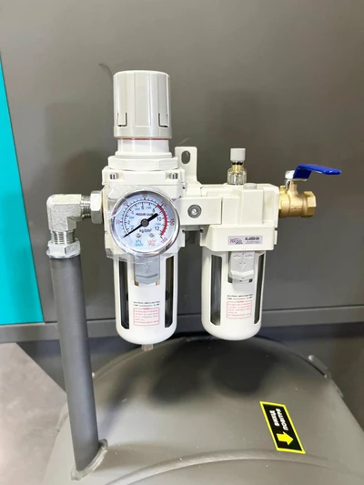 Компресор гвинтовий рес-300л 1000л/хв 7,5кВт 8бар 380В/інвертор/кожух