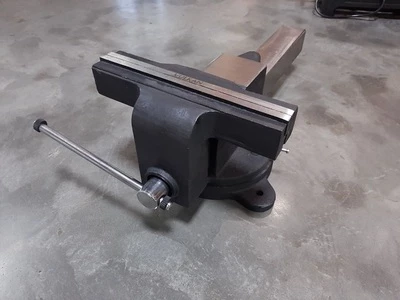 Лещата слюсарні 300мм чавунні поворотні