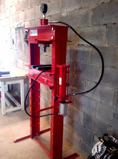 Прес гідропневматичний 20 тон Прес пневмогідравлічний 20 тон