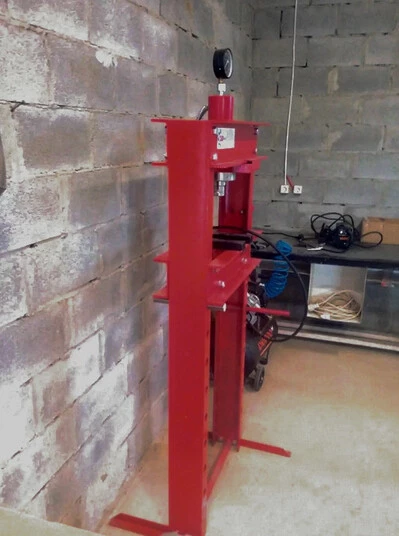 Прес гідропневматичний 20 тон Прес пневмогідравлічний 20 тон