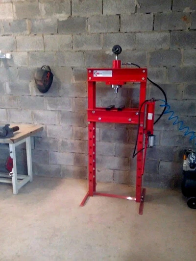 Пневмогідравлічний прес на 30 тон Carmax Гідропневматичний прес 30т