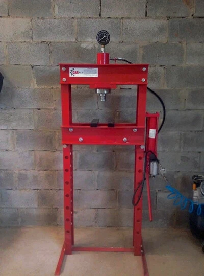 Пневмогідравлічний прес на 30 тон Carmax Гідропневматичний прес 30т