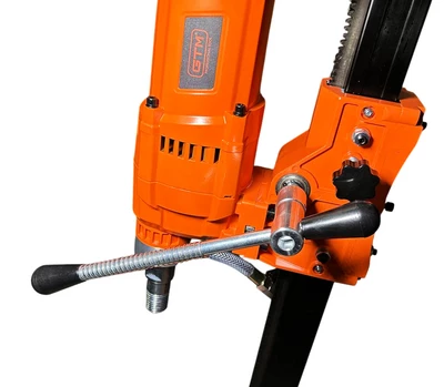 Бурильна установка BMK-202AC 4,2 кВт 658об/хв  зі стійкою та нахилом 45&deg;