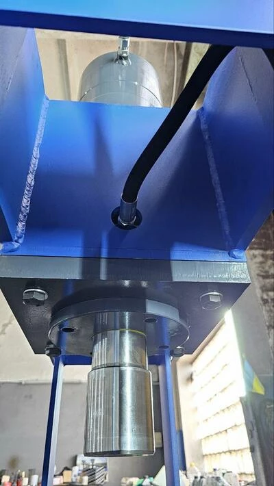 Прес електрогідравлічний 50т Хід штока 300 мм Швидкість опускання штоку 10мм/сек Прес гідравлічний