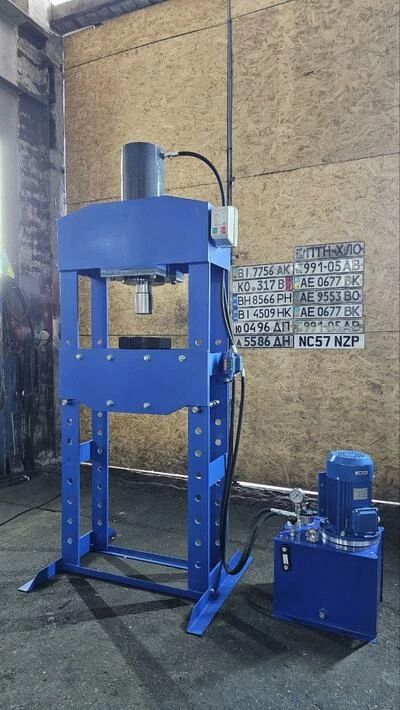 Прес електрогідравлічний 50т Хід штока 300 мм Швидкість опускання штоку 10мм/сек Прес гідравлічний