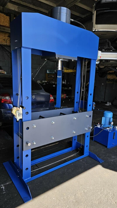 Прес електрогідравлічний 100 тон, хід штока 300 мм, швидкість опускання штоку 5 мм/сек Прес гідравлічний