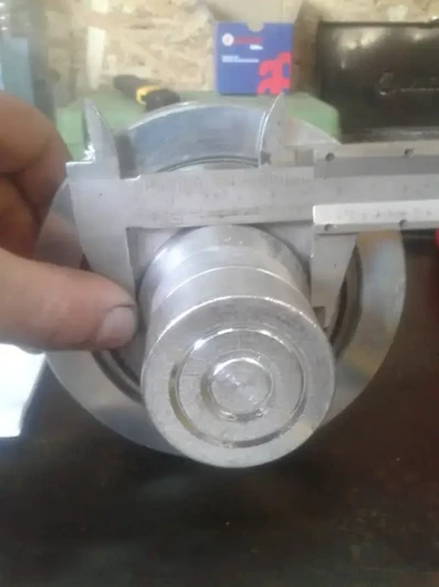 Гідроциліндр 30 тон з манометром Хід 200 мм Висота 353 мм