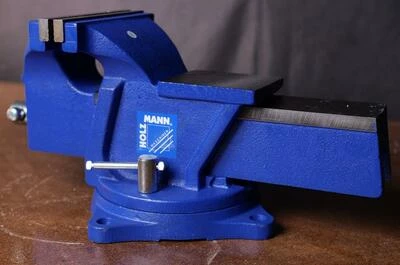 Лещата настільні у комплекті з поворотною плитою Holzmann WBS 150N
