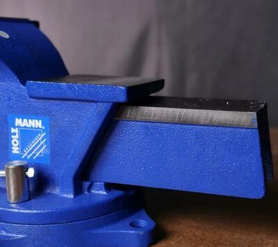 Лещата настільні у комплекті з поворотною плитою Holzmann WBS 150N