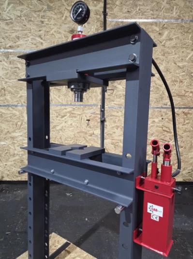 Гідравлічний підлоговий прес для СТО 20 тон Швелер 120 мм