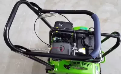 Прямохідна бензинова віброплита Zipper ZI-RPE90